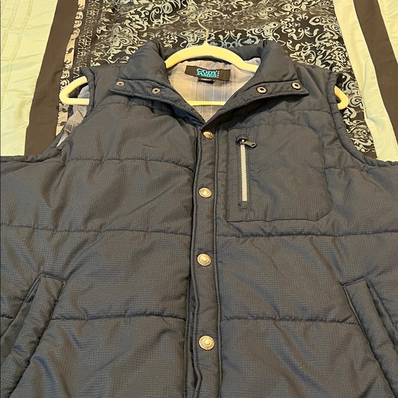 Cody James Stylish Black Puffer Vest - Picture 8 of 8